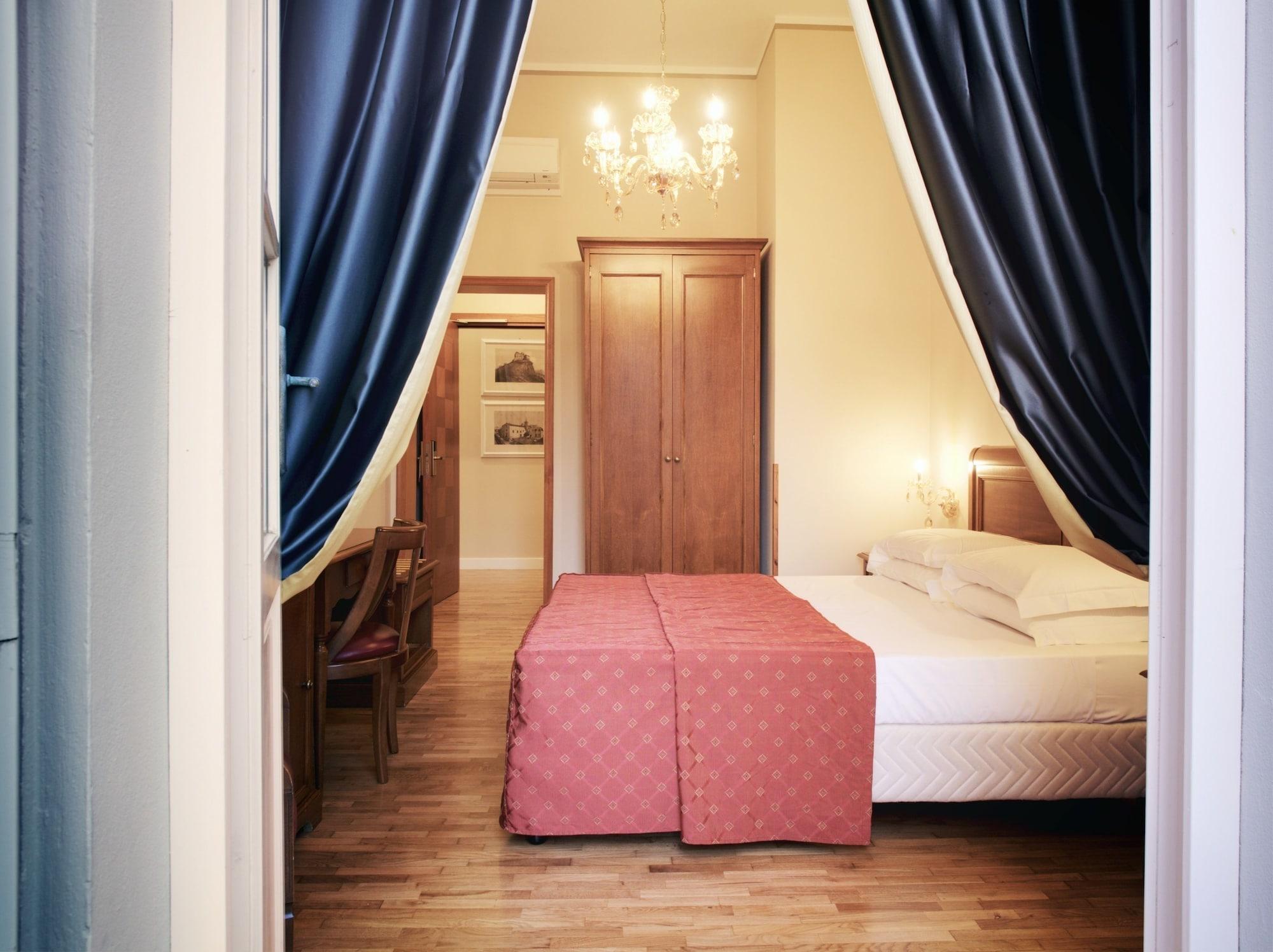Hotel Europa Лидо Ди Камайоре Екстериор снимка