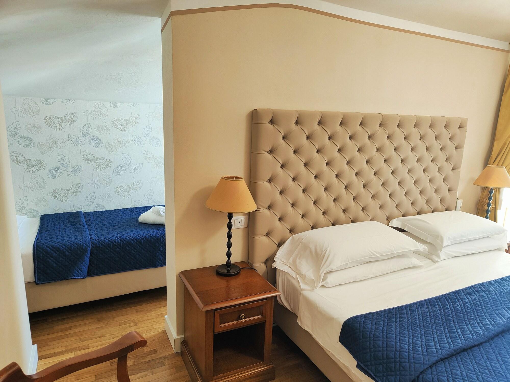 Hotel Europa Лидо Ди Камайоре Екстериор снимка